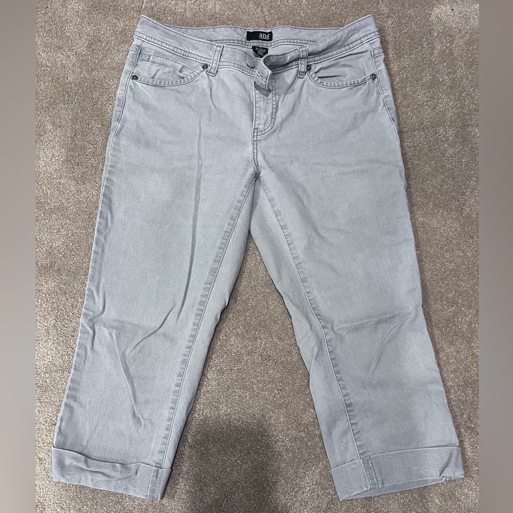 EUC!! A.N.A. Brand Women's Cuffed Capri Denim Jeans Size 8 Light Gray Color